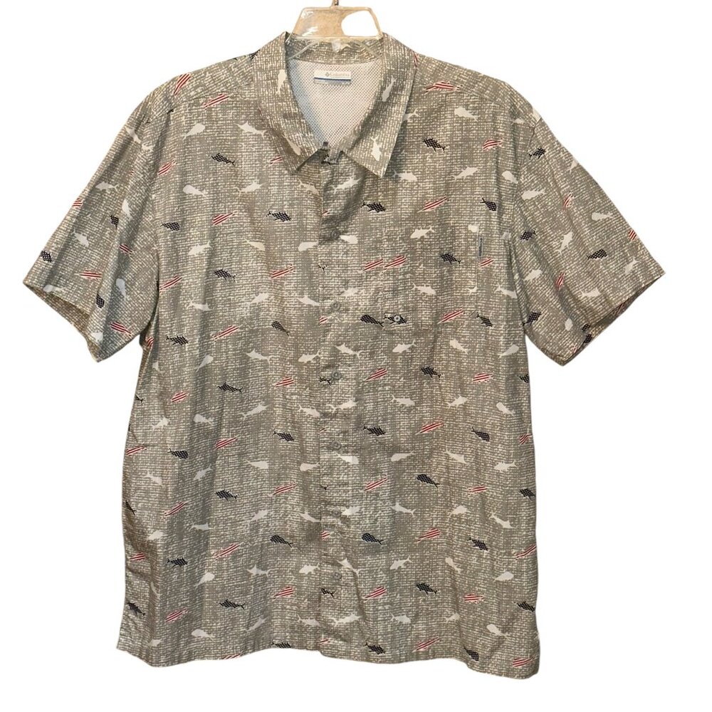 Columbia Short Sleeve Venter Button Down Collar Fishing Shirt XL Patriotic Shark